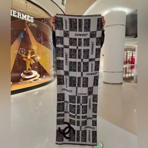 Chanel Beauty Cashmere/Silk Scarf - Picture 5 of 13